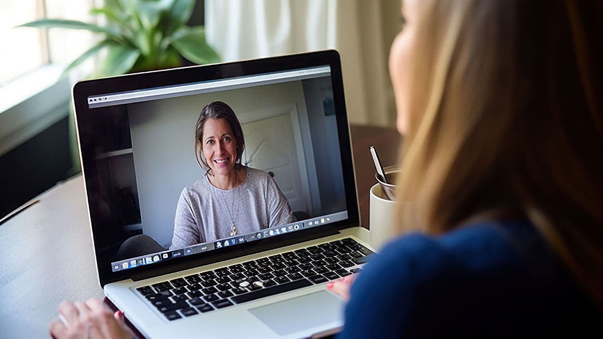 Come scegliere il tuo psicologo online: criteri e competenze da considerare