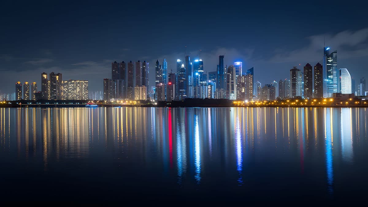 Italiani nei Paesi del Golfo: come cambiano ritmi, relazioni e benessere psicologico tra Dubai, Abu Dhabi, Doha e Jeddah